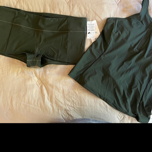 Athleta Swimming Set Green New with Tags Tankini set XL - Picture 2 of 8
